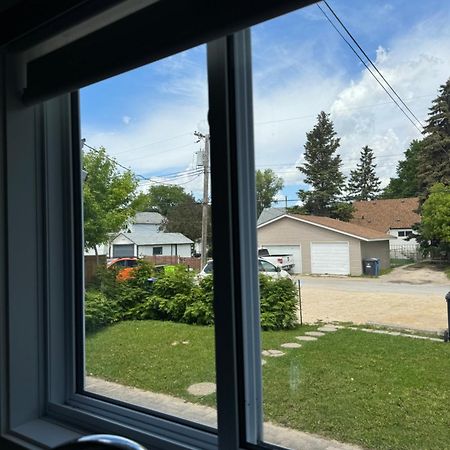 Walking Distance To St Boniface, Easy Parking Villa Winnipeg Eksteriør billede