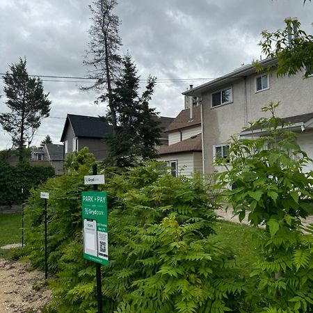 Walking Distance To St Boniface, Easy Parking Villa Winnipeg Eksteriør billede
