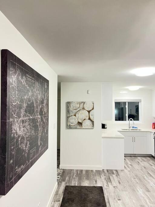 Walking Distance To St Boniface, Easy Parking Villa Winnipeg Eksteriør billede